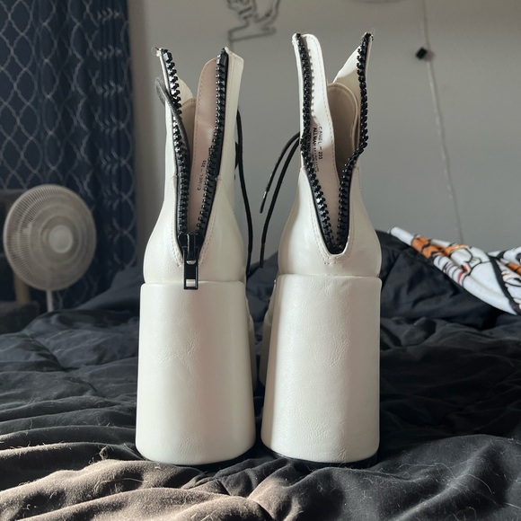 White Camel-203 Demonia READ DESCRIPTION - Picture 5 of 6